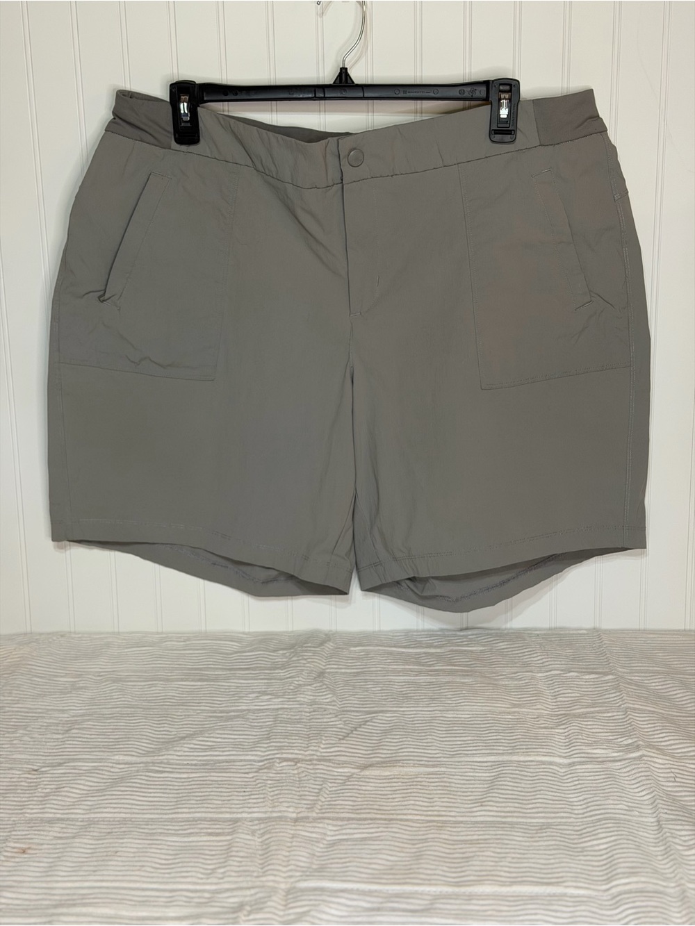 Active Life Women's Utility Shorts in Gray